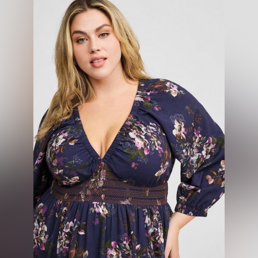 Torrid Maxi 3/4 Raglan Sleeve V-Neck Dress in Dawn Floral Peacoat, Size 3